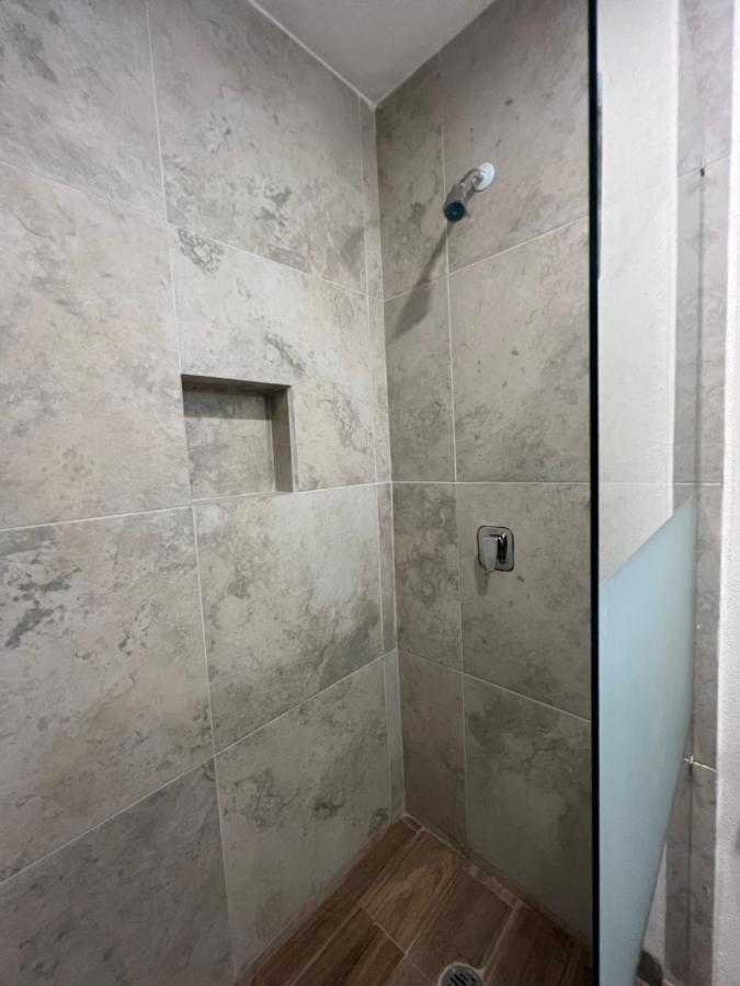 Hotel Tia Flora Леон Екстер'єр фото